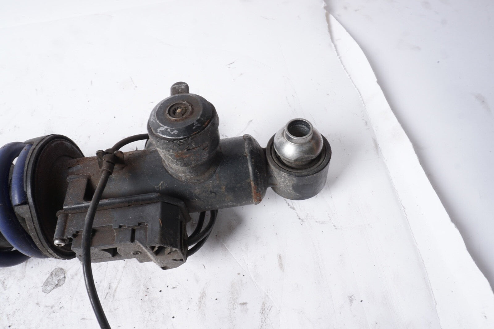 2012-2018 BMW 640I 650i - REAR LEFT Strut / Spring Assembly 6850963