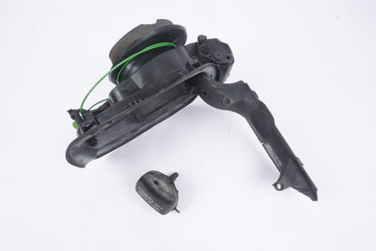 2014-2018 BMW 640I XDRIVE - GAS / FUEL Filler DOOR Bracket 7228213