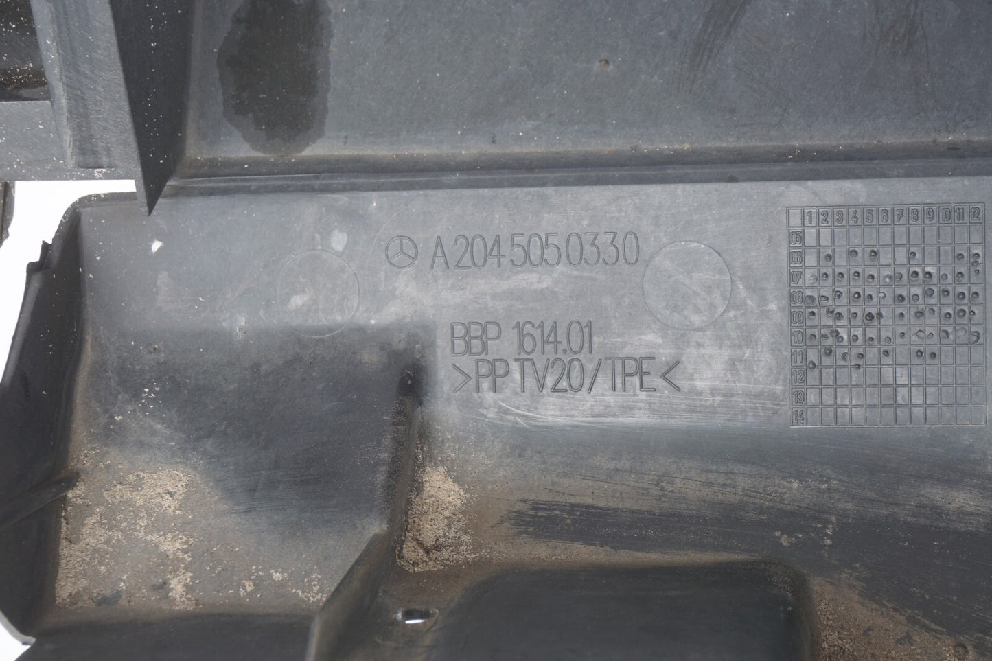 08-14 Mercedes W204 C300 C350  Lower Radiator Support Baffle 2045050330 OEM
