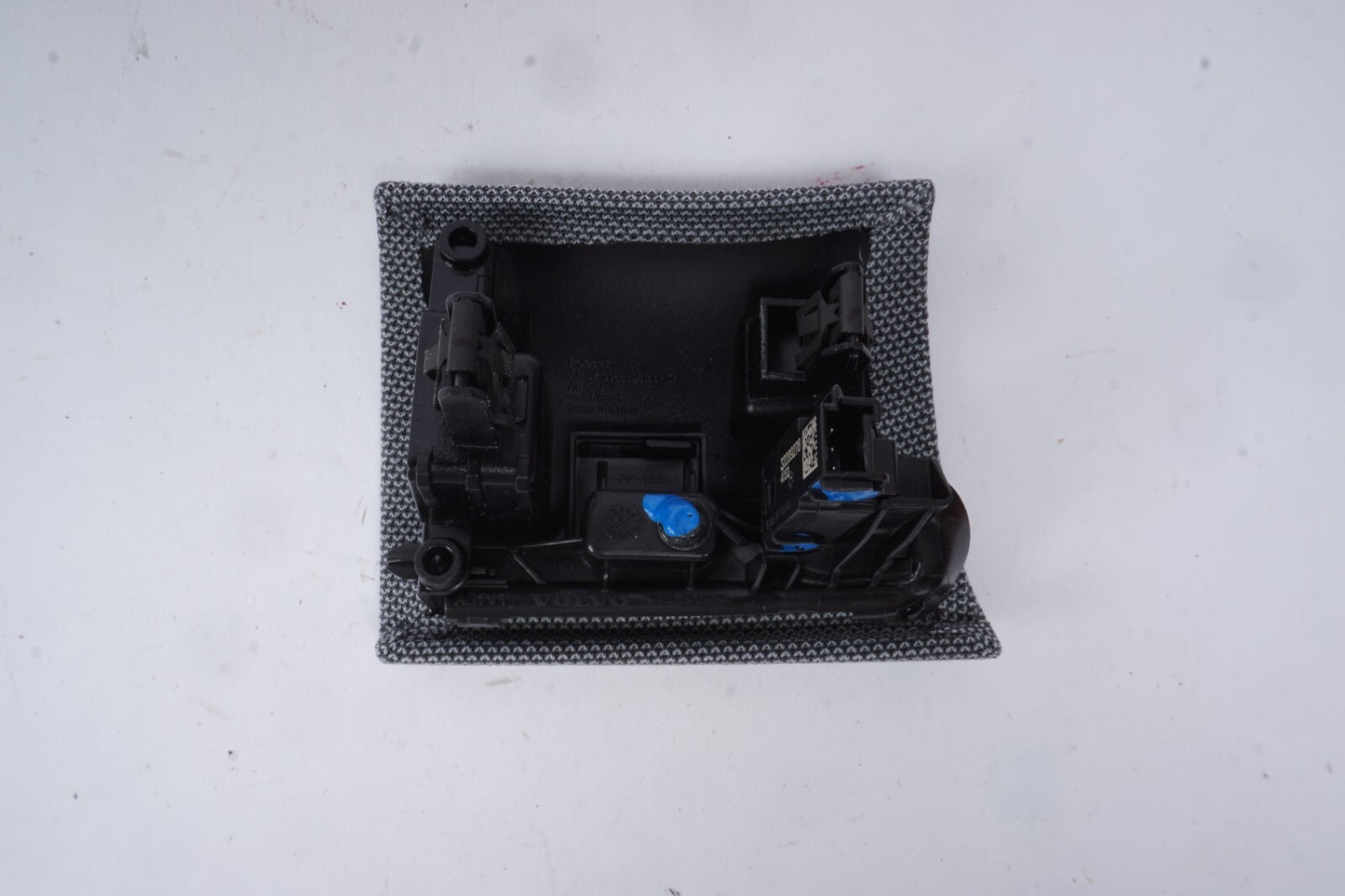 2021 - 2023 Polestar 2 Dash Left Driver Side Trim Cover 31688938 OEM
