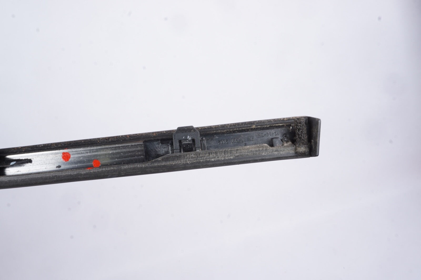 2018 - 2025 HONDA ODYSSEY FRONT RIGHT DOOR WINDOW BELT WEATHERSTRIP MOLDING OEM
