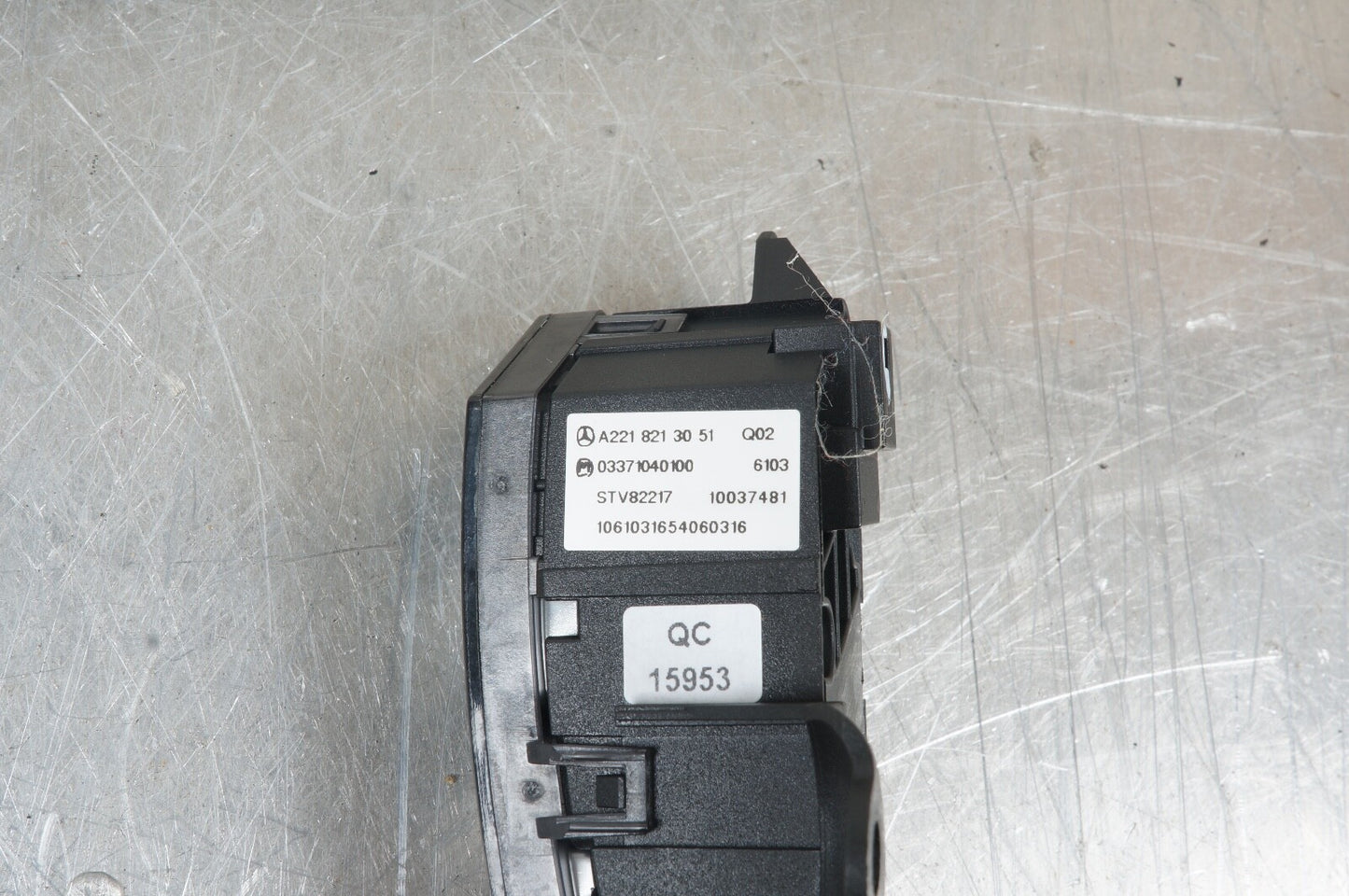 07-13 Mercedes W221 S550 CL600 Door Lock Switch Front Left Side 2218213051 OEM