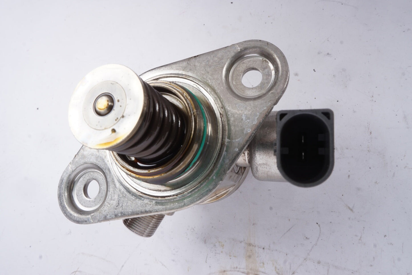 12-18 Mercedes W212 E400 C300 GLE350 M276 High Pressure Fuel Pump w/ Housing OEM