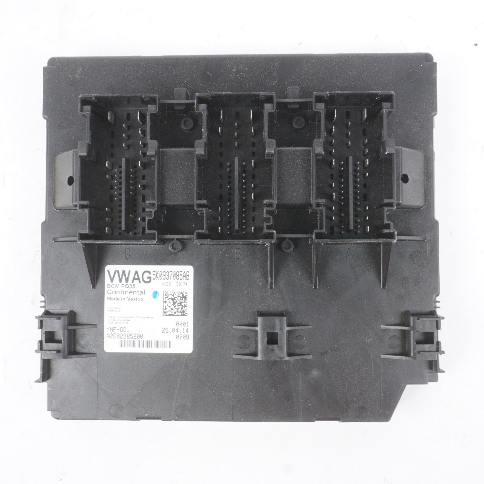 2014 Volkswagen Passat Body Control Computer Module BCM BCU OEM
