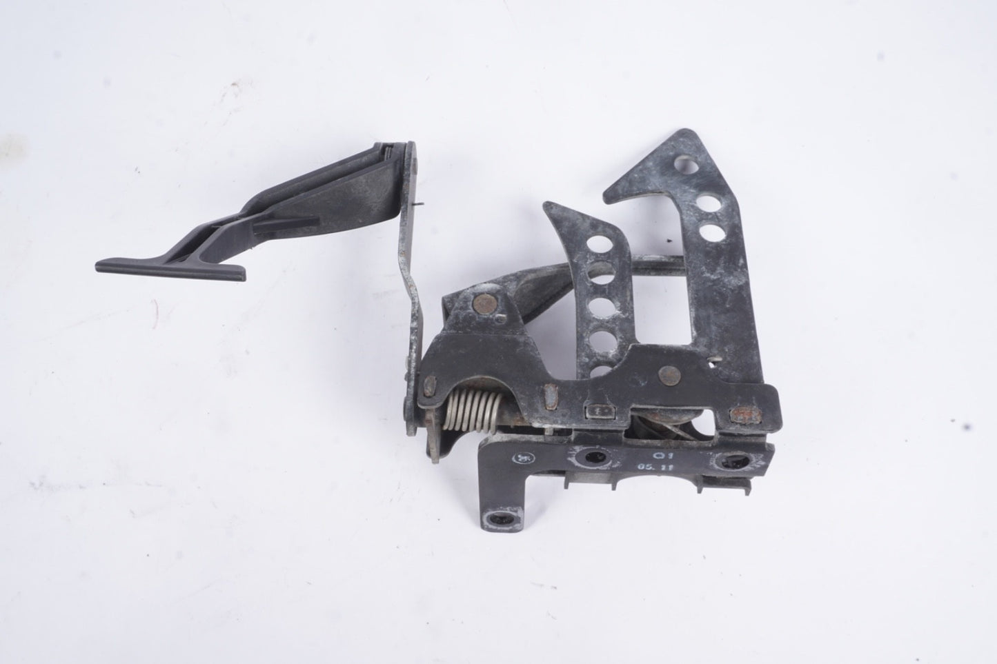 07-13 Mercedes W221 S550 S600 Front Hood Catch Release Latch Lock 2218800264 Oem