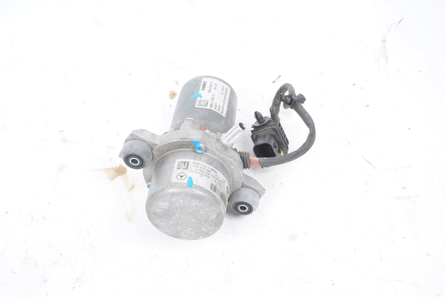 14-17 Mercedes S550 W222 Vacuum Brake Booster A0004303432 OEM