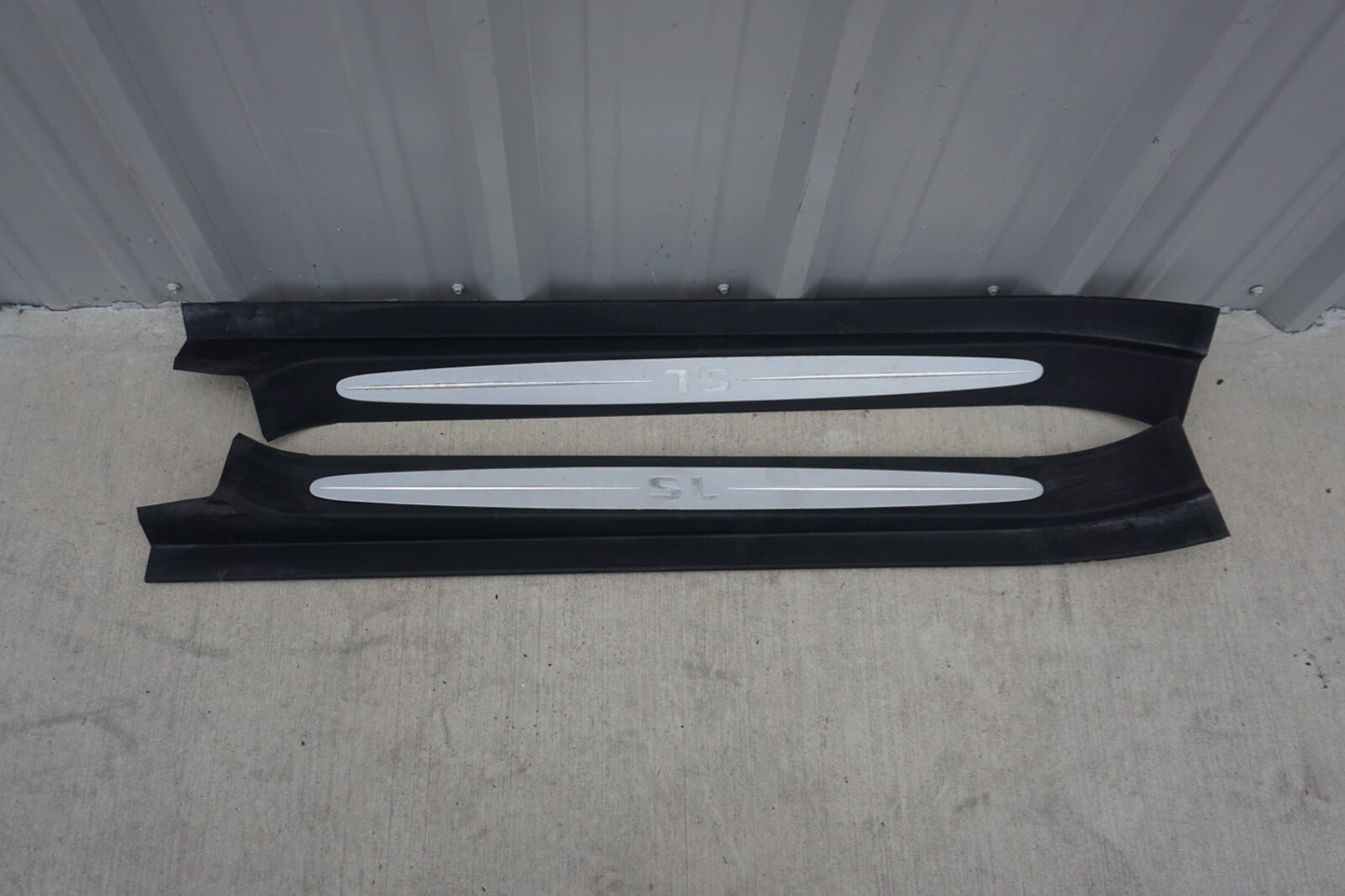 03-12 Mercedes R230 SL500 SL550 SL600 Door Step Sill Left and Right Set OEM