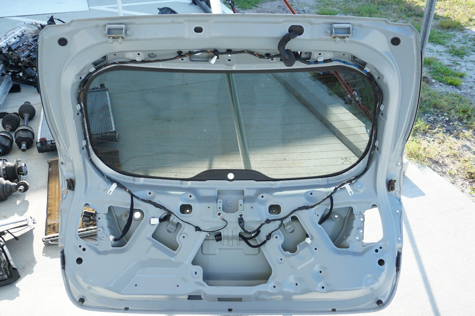 2013-2016 HYUNDAI SANTA FE TAILGATE LIFTGATE OEM