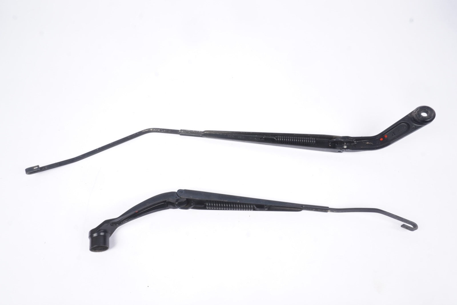 2012 2019 FIAT 500 LEFT & RIGHT WINDSHIELD WIPER ARMS PAIR OEM NO BLADES 