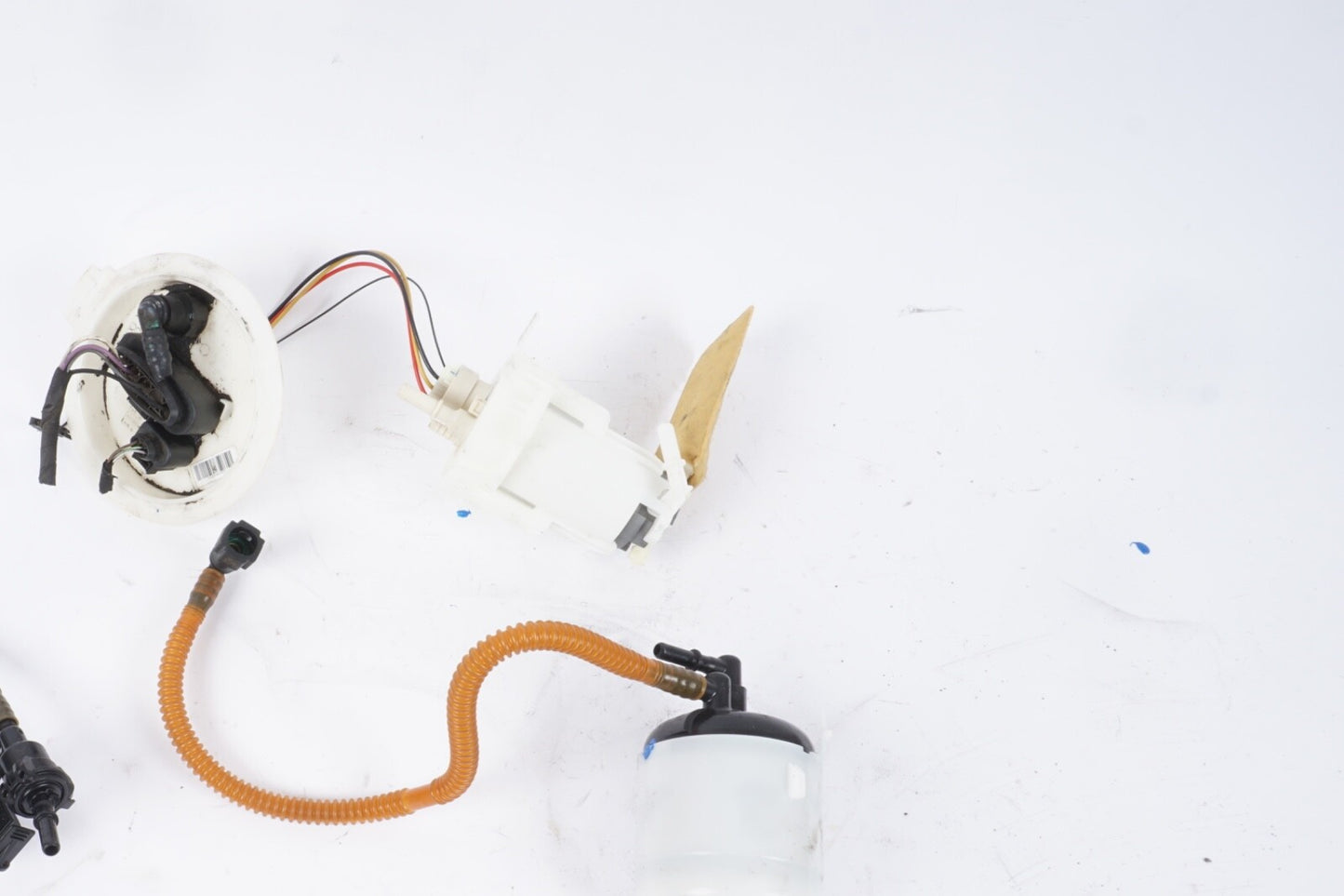 2011 - 2015  Audi A8 3.0L Fuel Pump OEM 4H0201317H 4H0201511