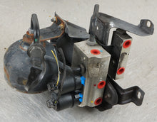 03-06 MERCEDES R230 SL500 FRONT HYDRAULIC SUSP VALVE W/ACCUMULATOR