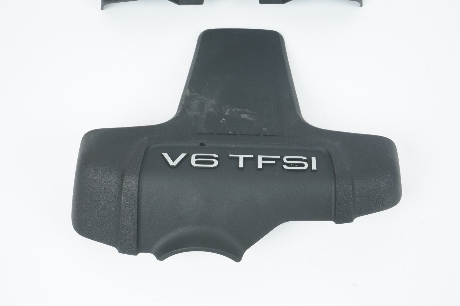 2011 - 2017 AUDI A8L 3.0L ENGINE MOTOR COVER  OEM