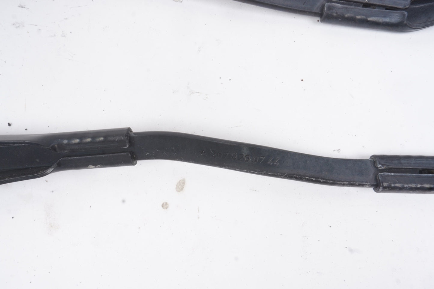 2010 - 2013 Mercedes E350 Coupe Left And Right Front Windshield Wiper Arm OEM