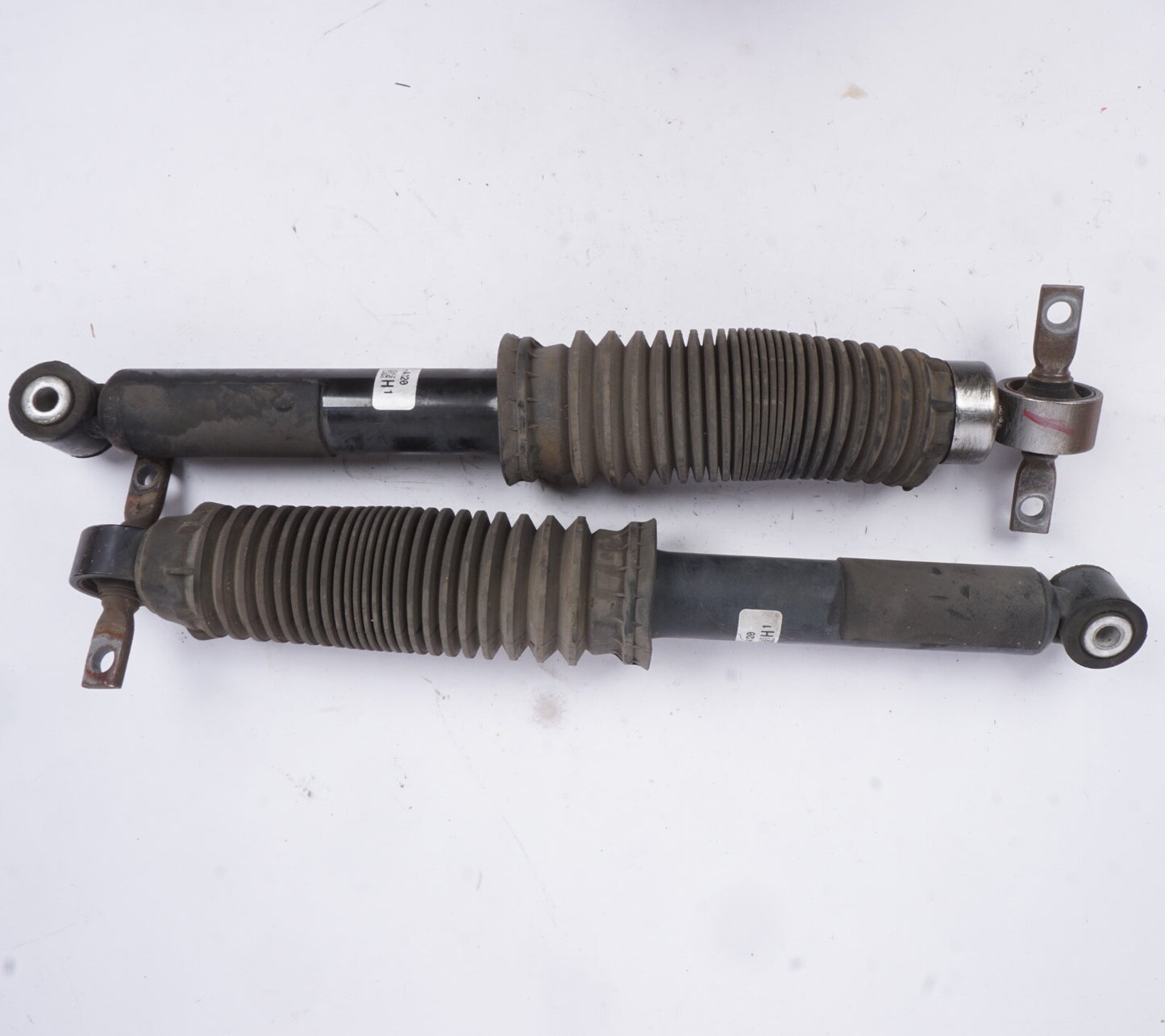 2018 - 2025 HONDA ODYSSEY REAR LEFT & RIGHT SUSPENSION SHOCK ABSORBER OEM