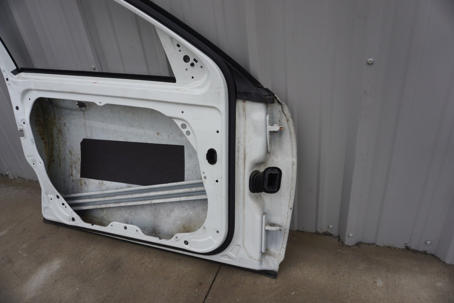 2008 - 2014 Mercedes C300 C250 C350 W204 Front Left Door Shell OEM