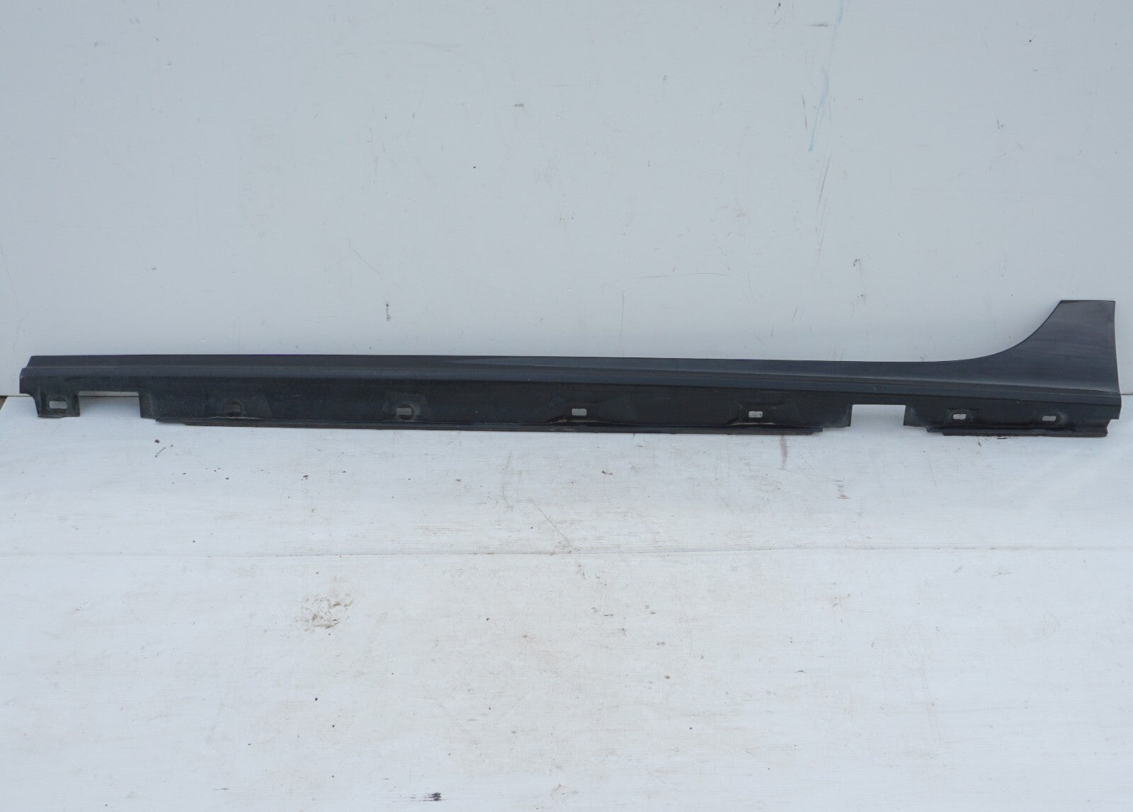 2012 - 2014 AUDI A7 Left Driver Side Lower Rocker Skirt Molding Panel OEM