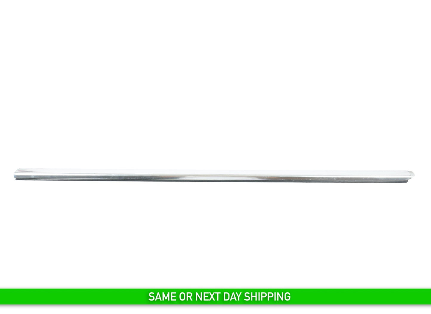 14 - 17 MASERATI QUATTROPORTE FRON LEFT DRIVER SIDE DOOR WINDOW BELT MOLDING OEM