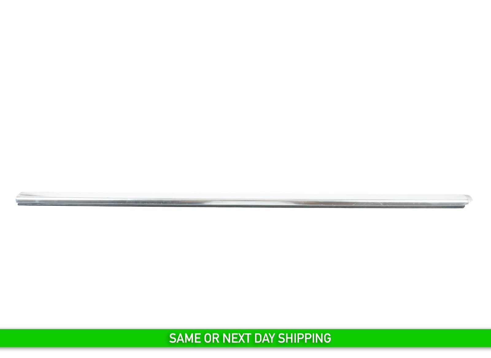 14 - 17 MASERATI QUATTROPORTE FRON LEFT DRIVER SIDE DOOR WINDOW BELT MOLDING OEM