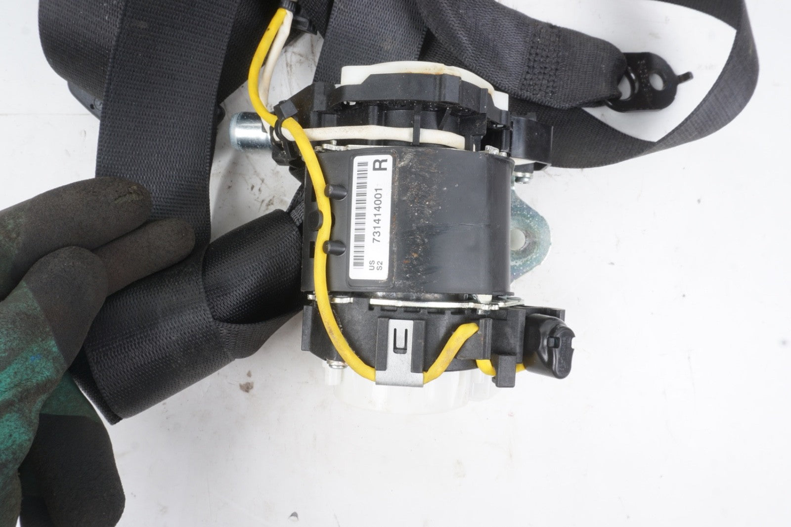 2012 - 2018 BMW 650IX F12 RIGHT PASSENGER FRONT SEAT BELT RETRACTOR