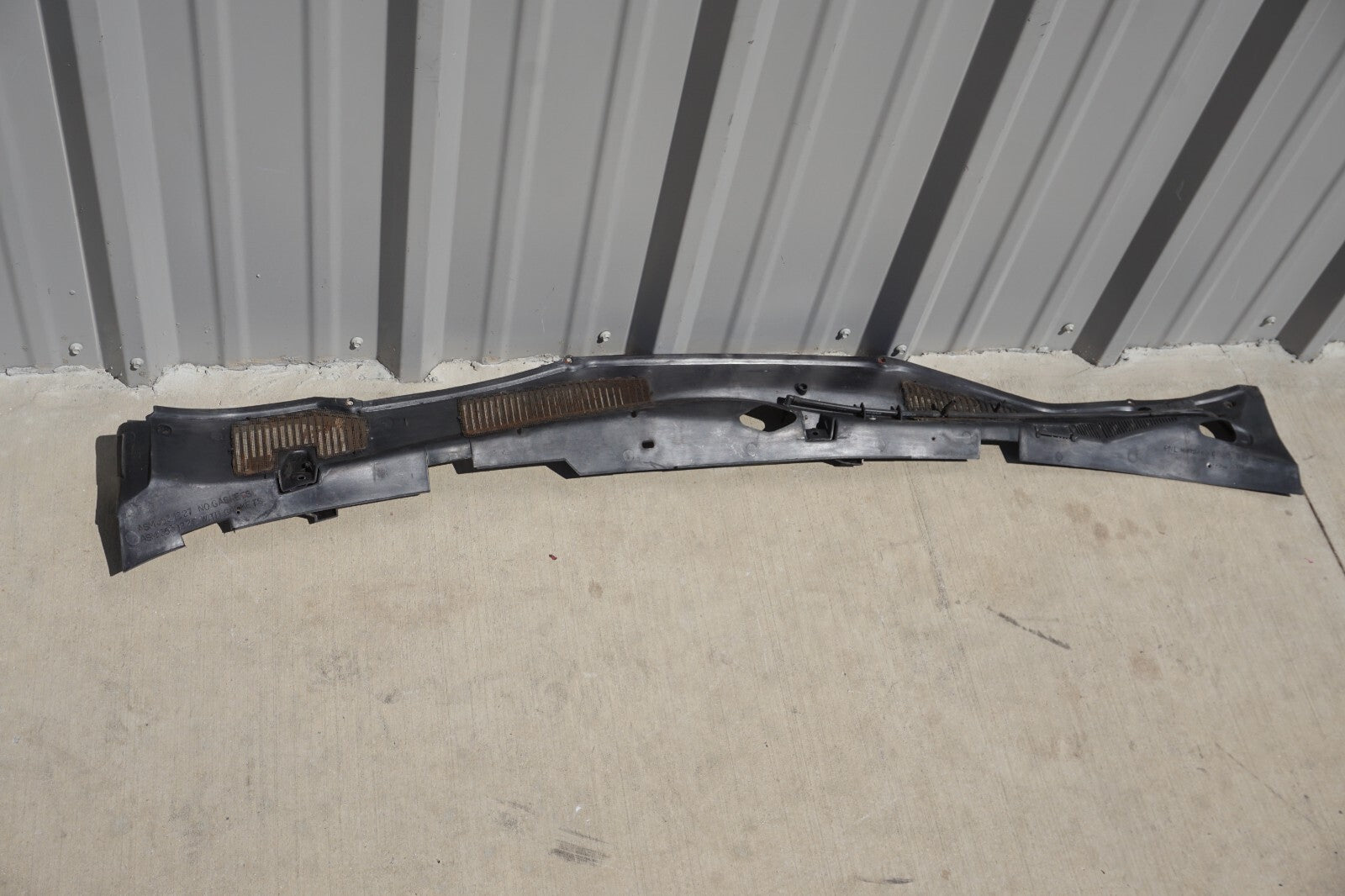 1987-1993 Cadillac Allante Windshield Wiper Cover Cowl Grille OEM