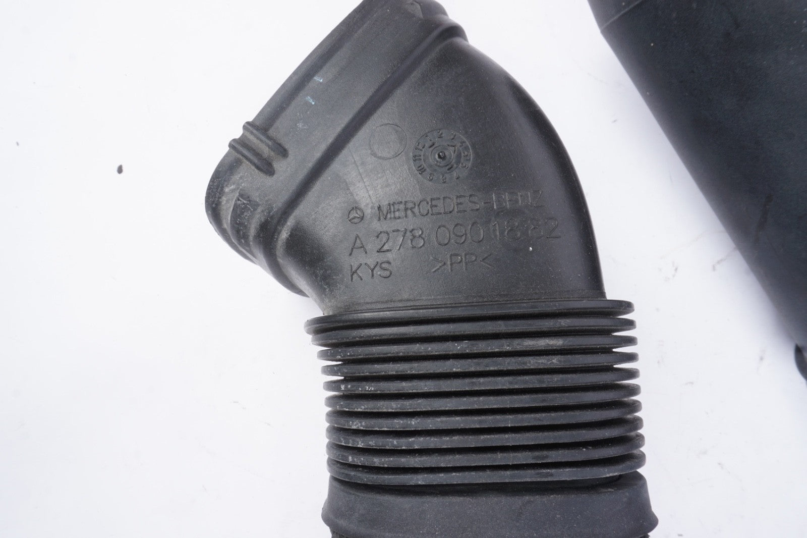 2012 - 13  W221 MERCEDES BENZ S550 AIR INTAKE HOSE DUCT LINE LEFT AND RIGHT PAIR
