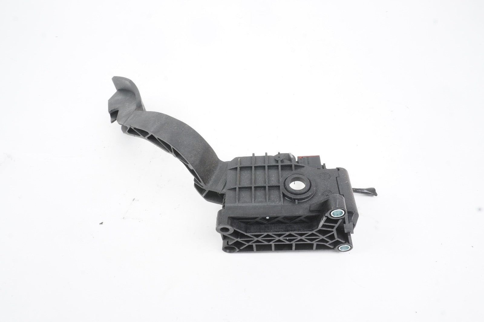 2014 - 2017 Fiat 500L Gas Pedal Accelerator 55702020 OEM