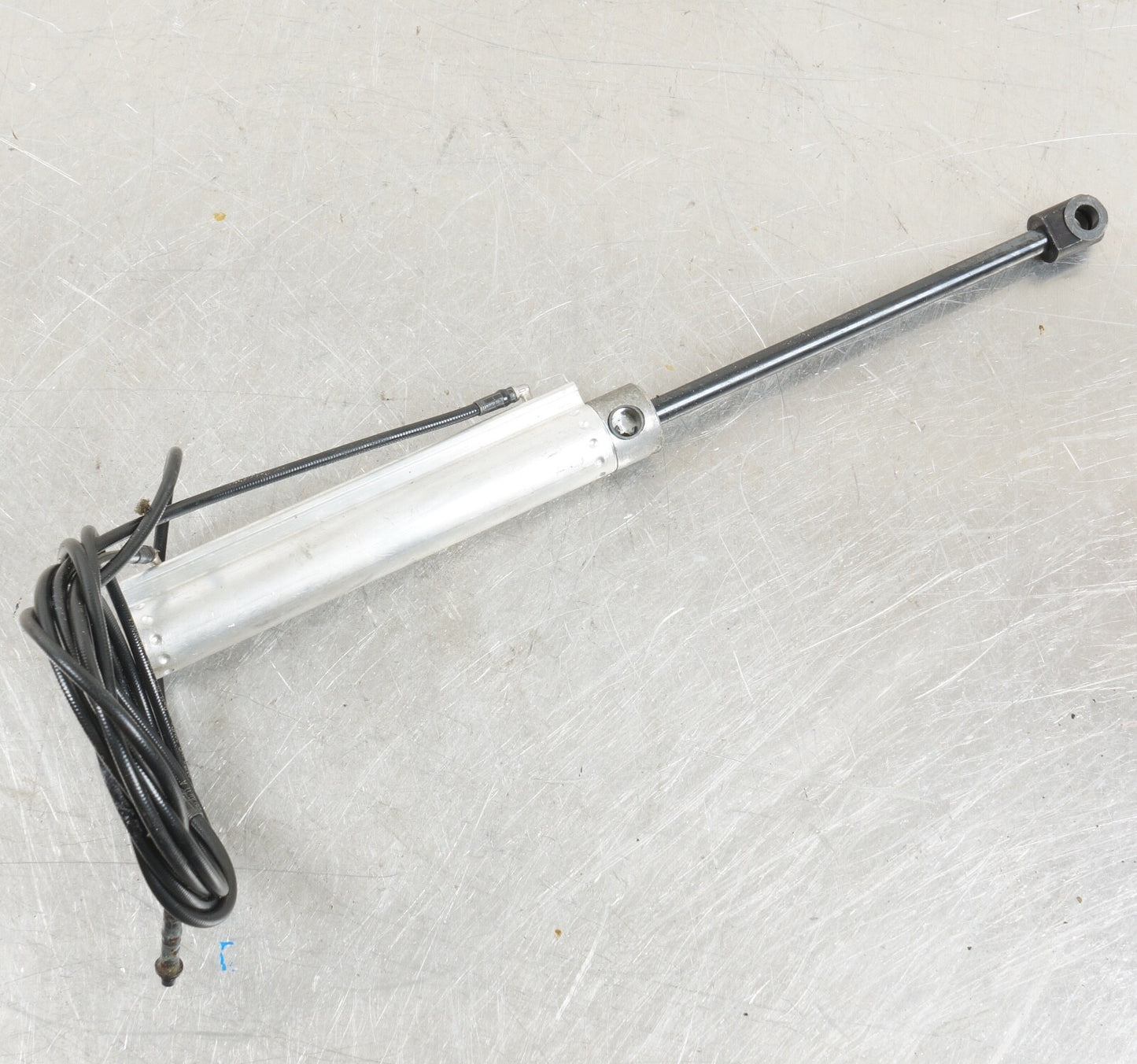 06-13 VOLVO C70 CONVERTIBLE ROOF TOP HYDRAULIC  SHOCK LINE 11, 12
