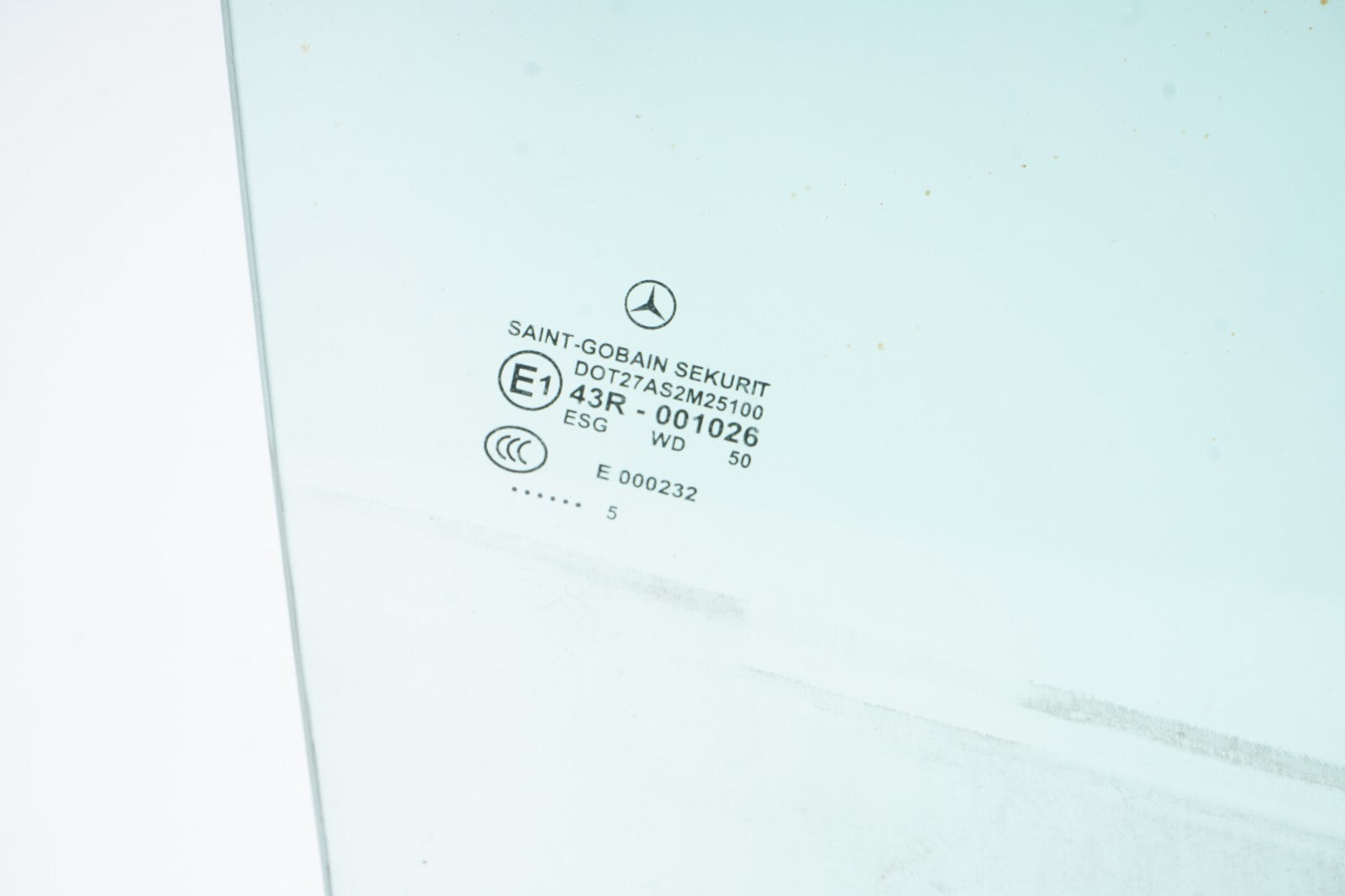 03-12 Mercedes R230 SL500 SL550 Front Right Passenger Side Door Window Glass OEM