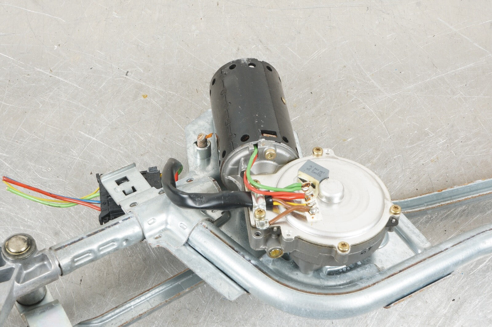 Mercedes R230 SL55 SL500 windshield wiper motor and linkage SL600 0390241442