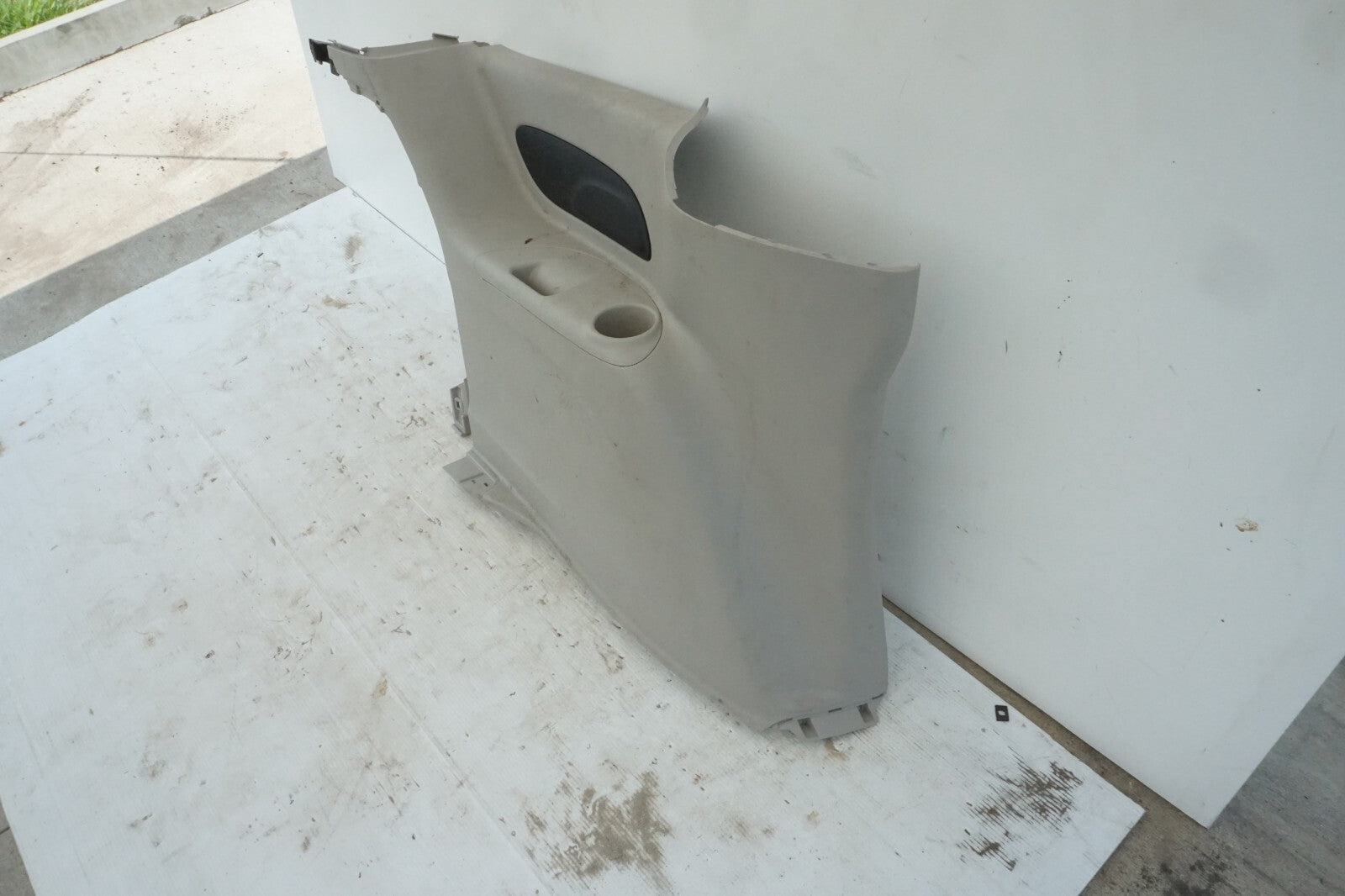 17-20 CHRYSLER PACIFICA REAR REAR LEFT DRIVER SIDE QUARTER PANEL TRIM OEM