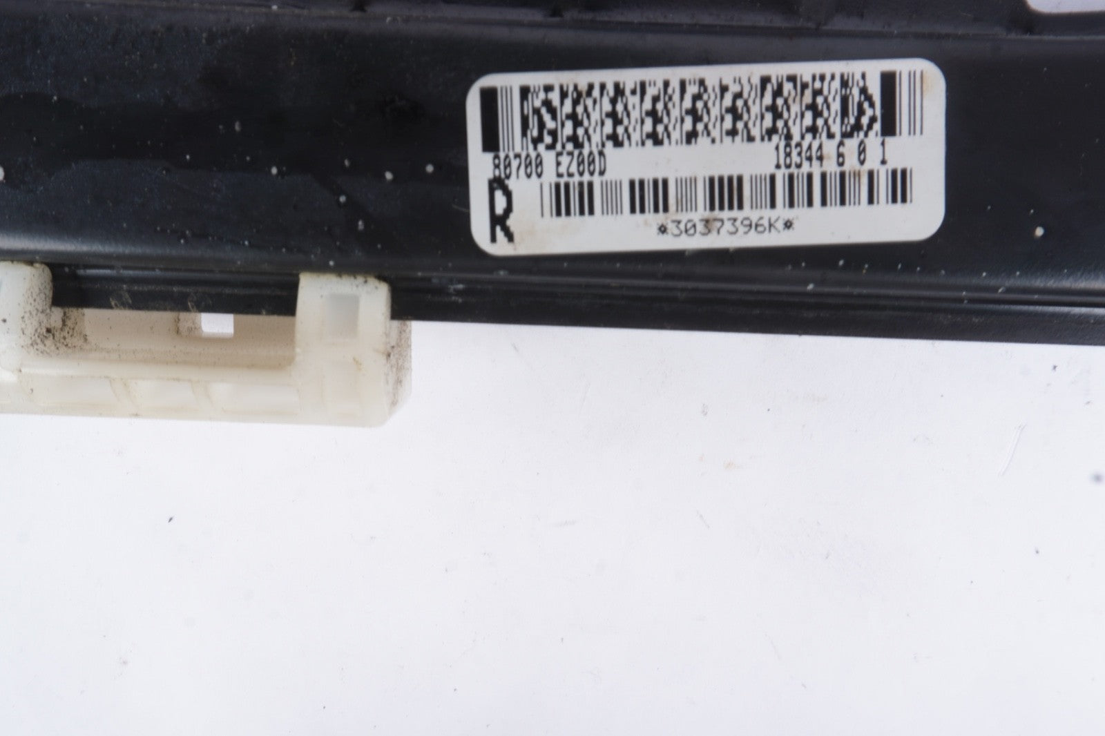 2017 - 2024 NISSAN TITAN FRONT RIGHT SIDE DOOR WINDOW REGULATOR OEM 80700EZ00D