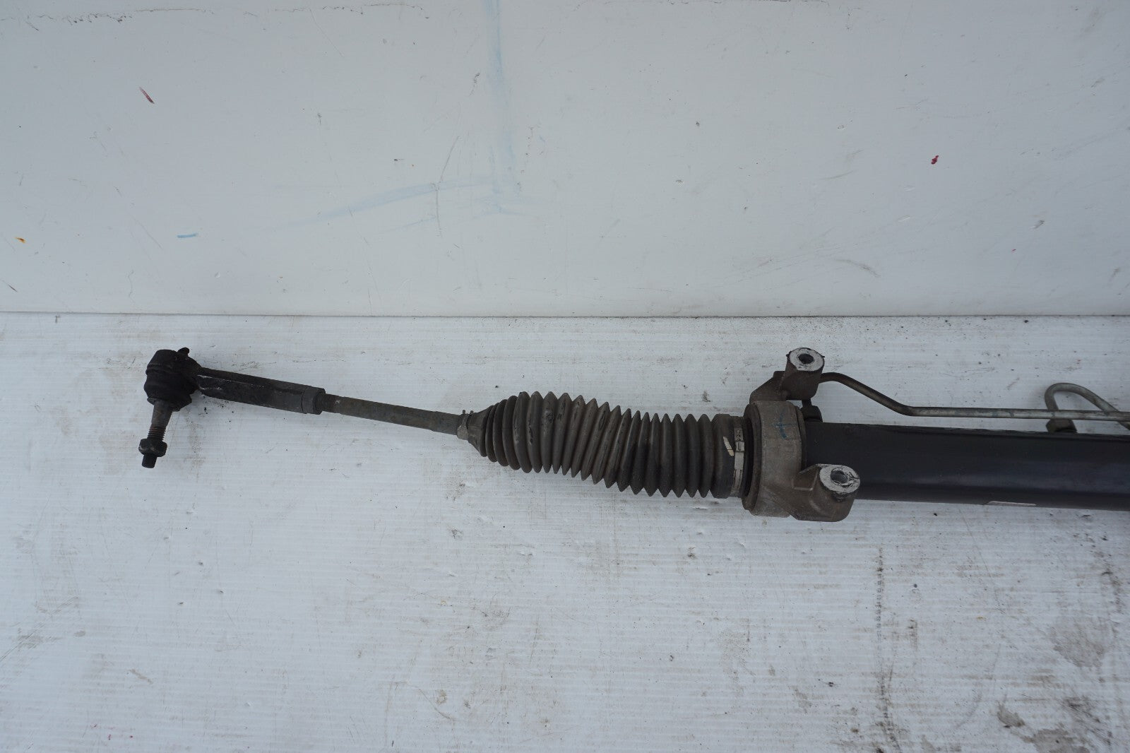 2007-2014 CADILLAC ESCALADE POWER STEERING GEAR RACK AND PINION OEM
