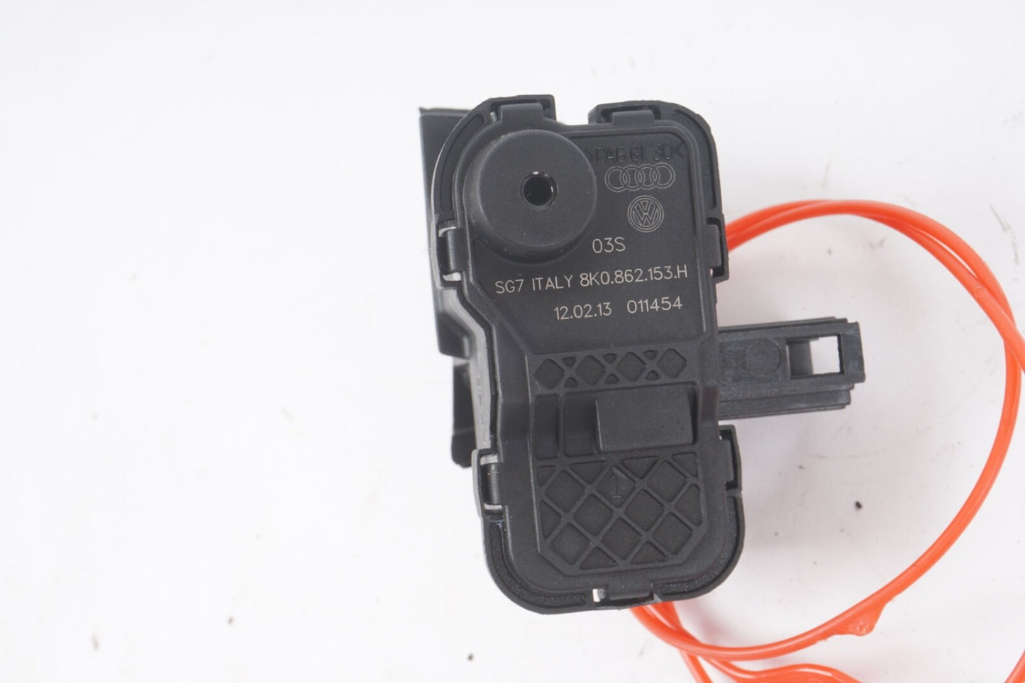 2011-2018 PORSCHE CAYENNE REAR QUARTER PANEL FUEL DOOR ACTUATOR OEM