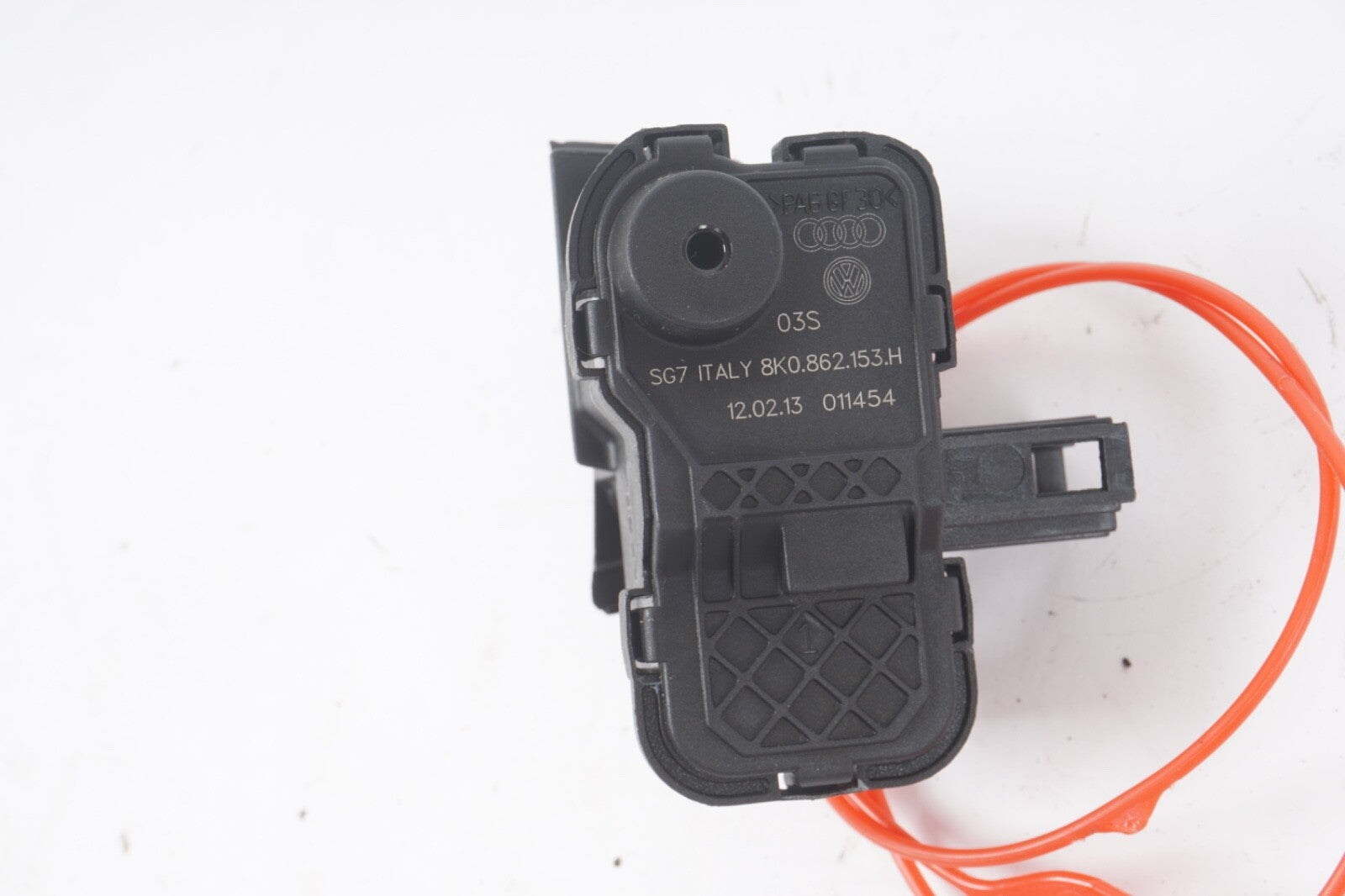2011-2018 PORSCHE CAYENNE REAR QUARTER PANEL FUEL DOOR ACTUATOR OEM
