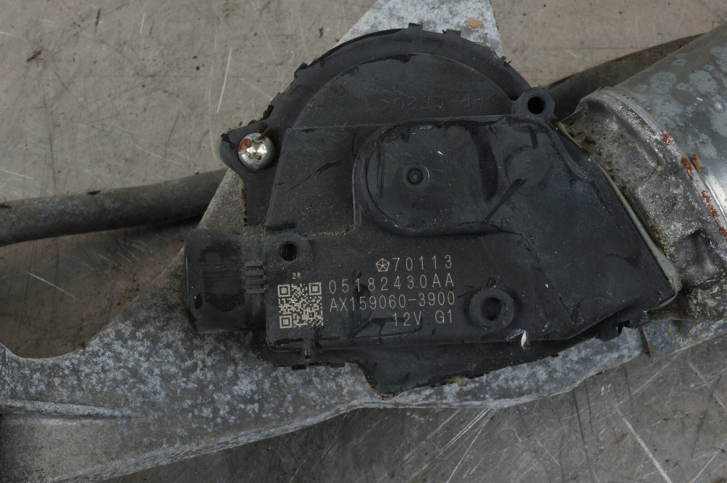 12-17 Fiat 500 Windshield Wiper Transmission Linkage Motor 05182430AA OEM
