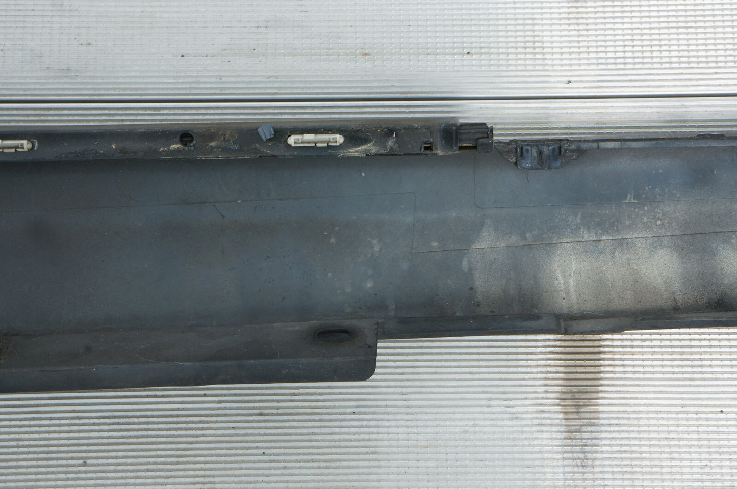 06-09 MERCEDES CLK500 CLK350 COUPE LEFT DRIVER SIDE ROCKER PANEL MOLDING OEM