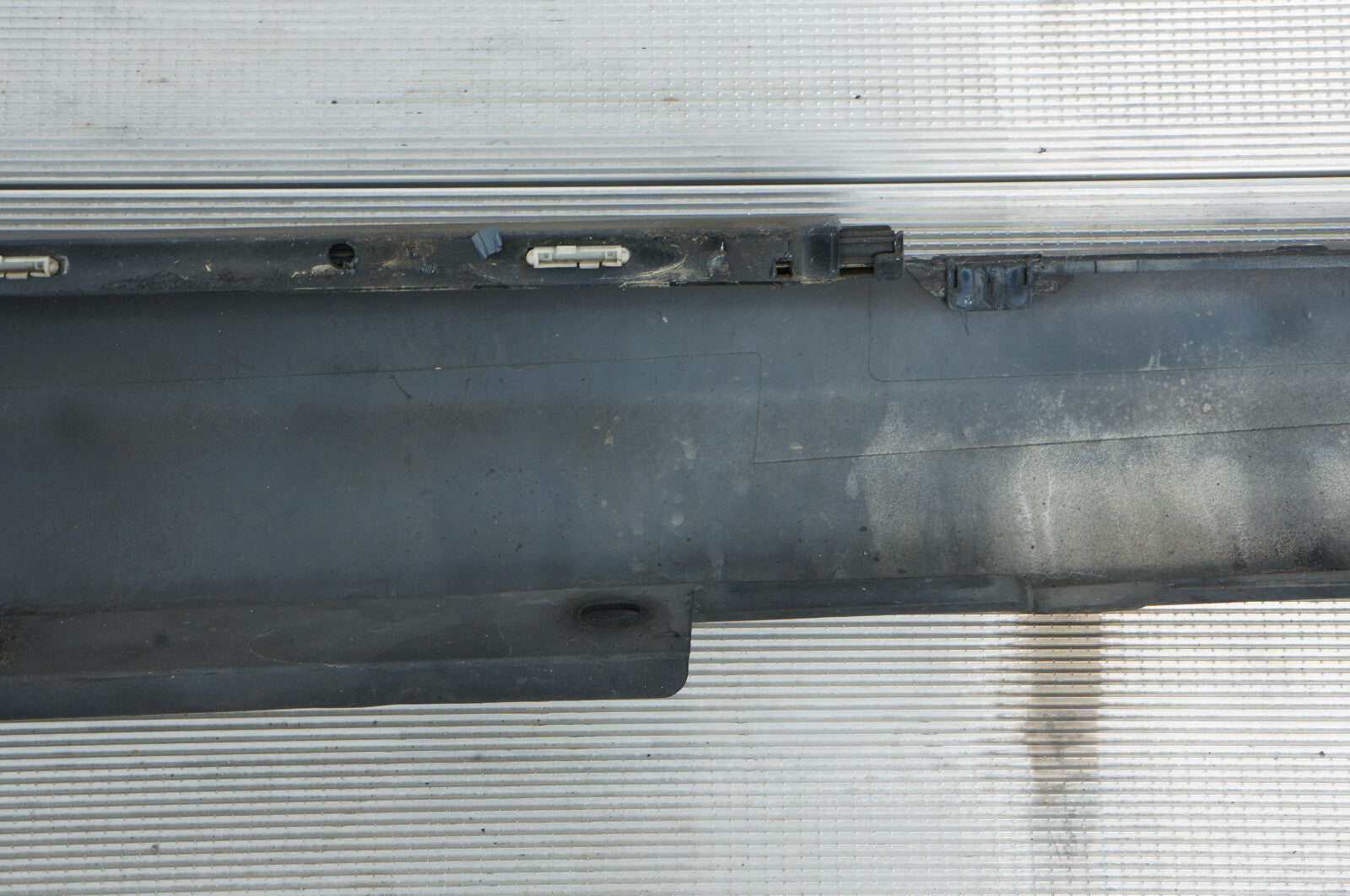 06-09 MERCEDES CLK500 CLK350 COUPE LEFT DRIVER SIDE ROCKER PANEL MOLDING OEM