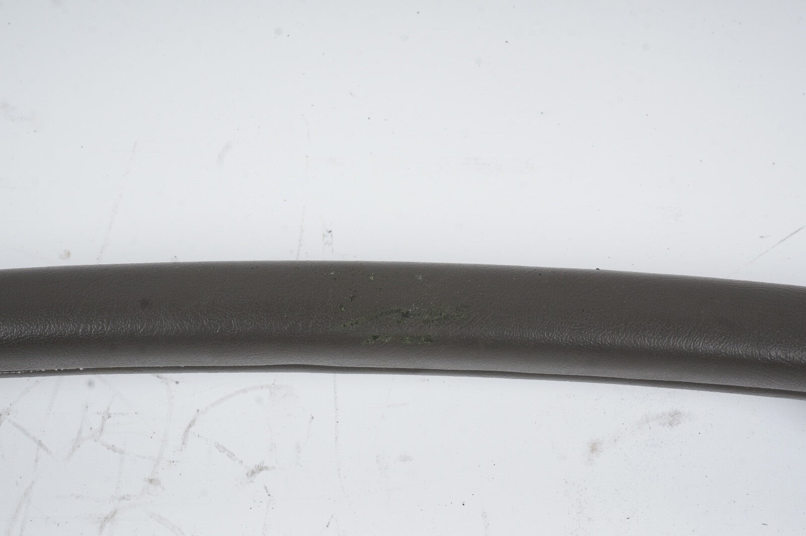 2003 - 2006 CADILLAC ESCALADE RH RIGHT DASH INTERIOR GRAB HANDLE