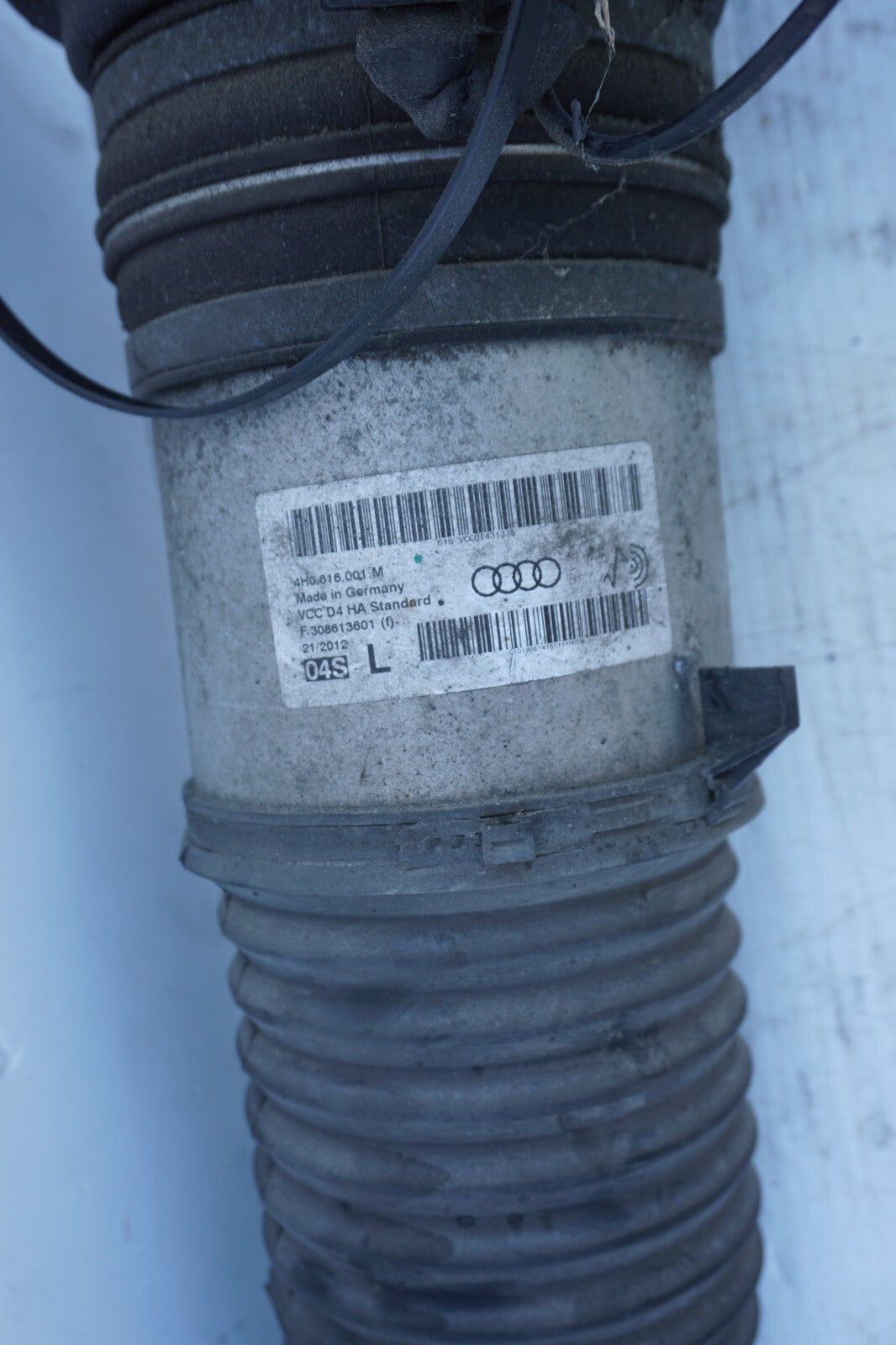 12-17 AUDI A8L A8 3.0L REAR LEFT DRIVER SIDE AIR SHOCK STRUT 4H0616001M OEM