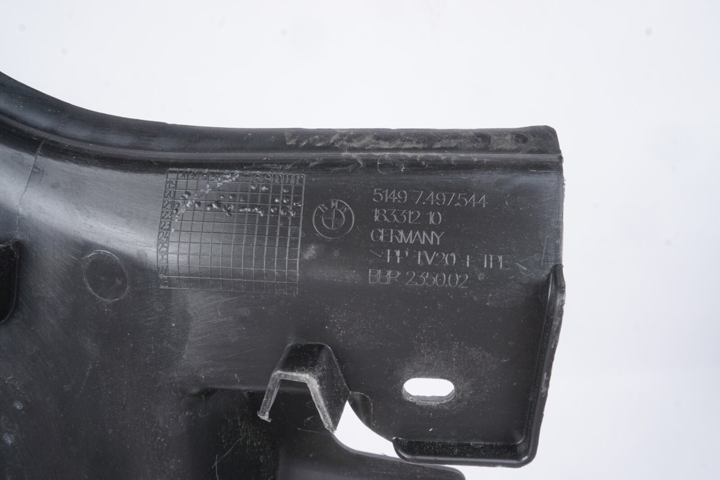 22-24 BMW 430 G22 G23 TRUNK BOOT GUTTER SLIP TRIM COVER REAR RIGHT 7497544