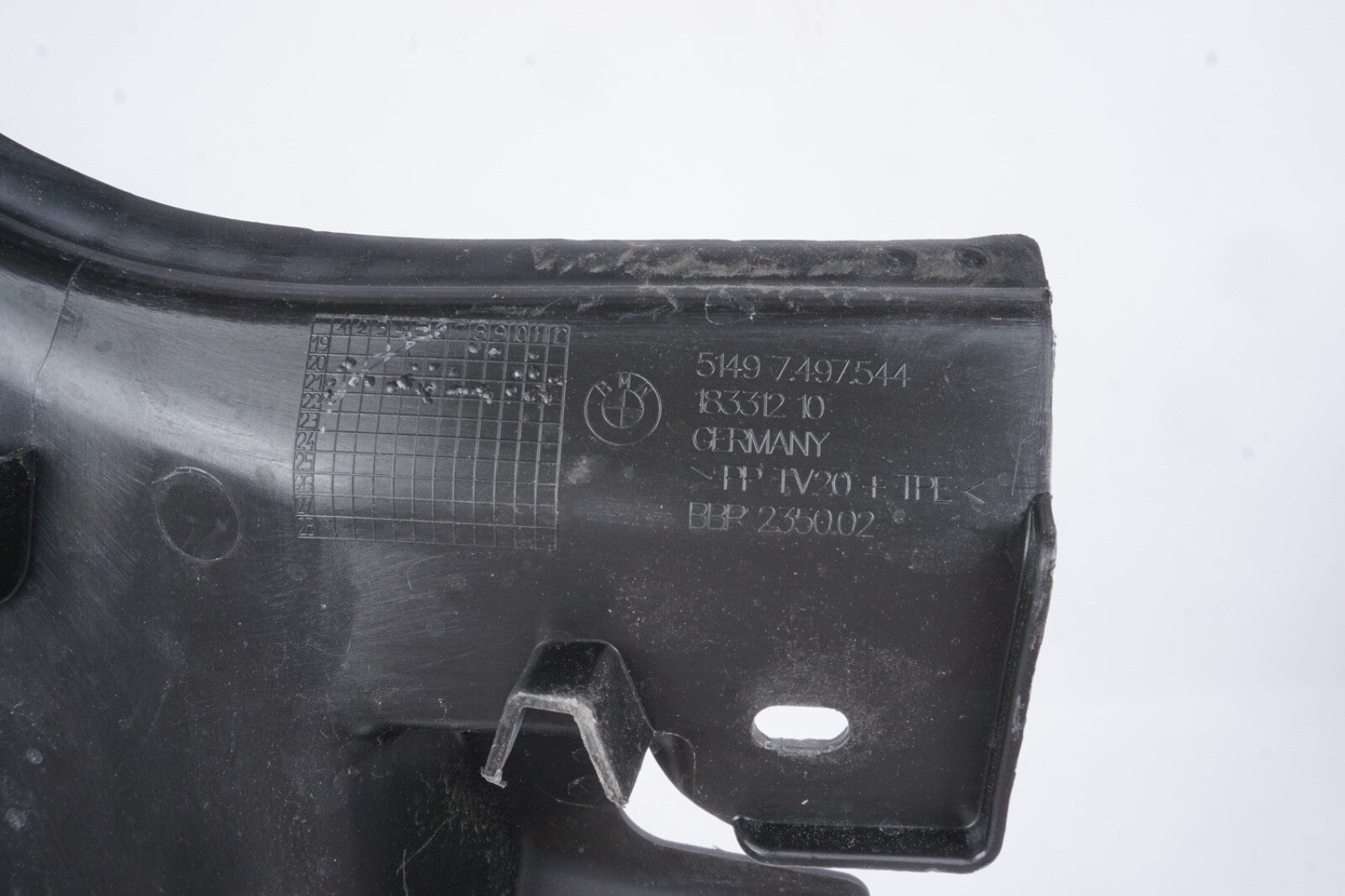 22-24 BMW 430 G22 G23 TRUNK BOOT GUTTER SLIP TRIM COVER REAR RIGHT 7497544