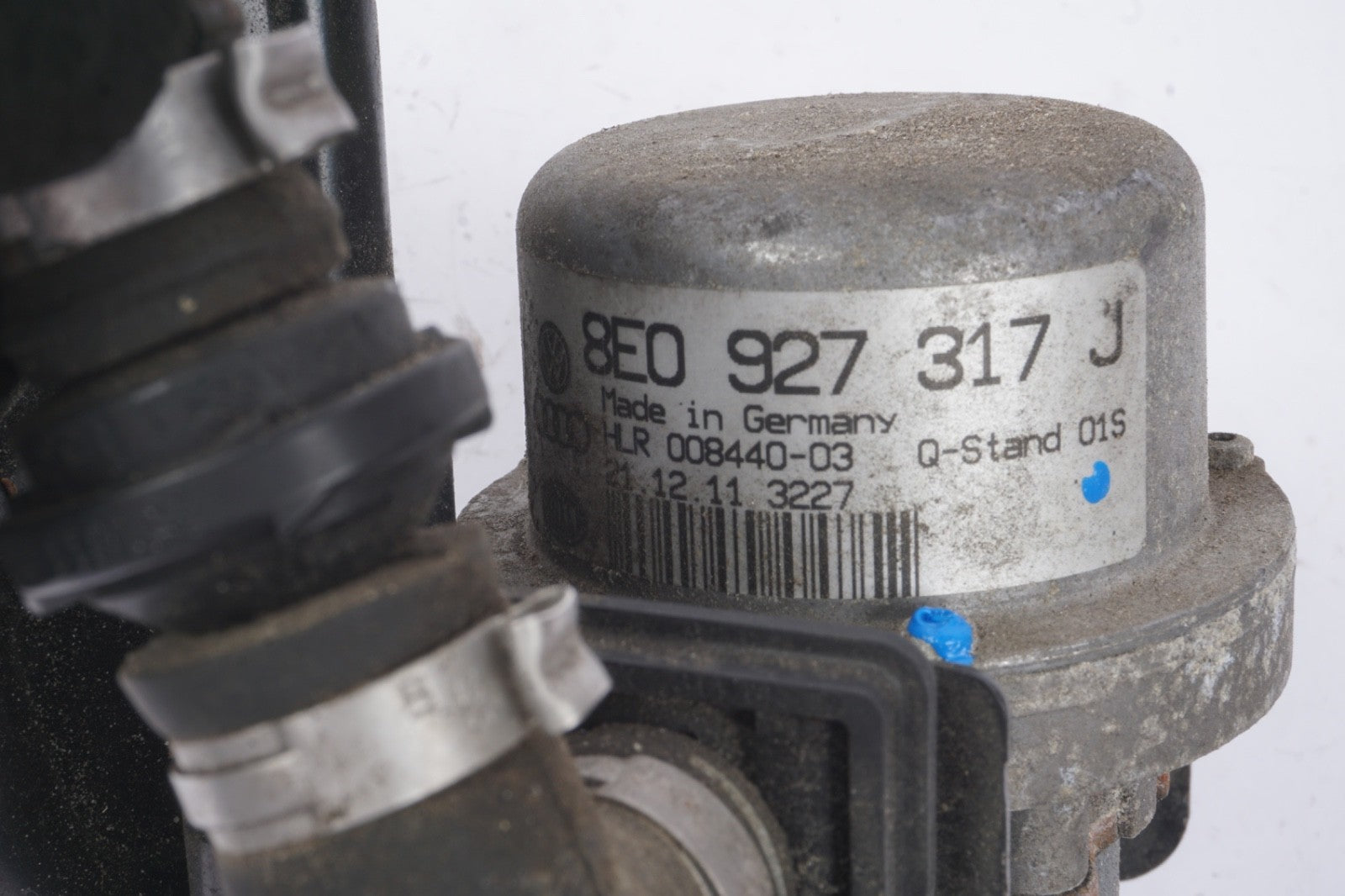 2011 - 2018 Audi A8 L Brake Booster Vacuum Pump 8E0927317J OEM