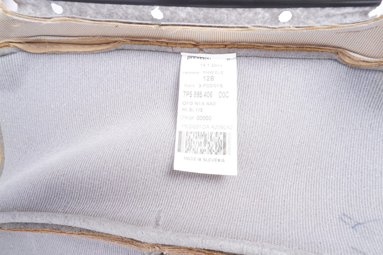 11-18 Porsche Cayenne 958 Rear Right Pass Side Lower Seat Cushion Cover OEM