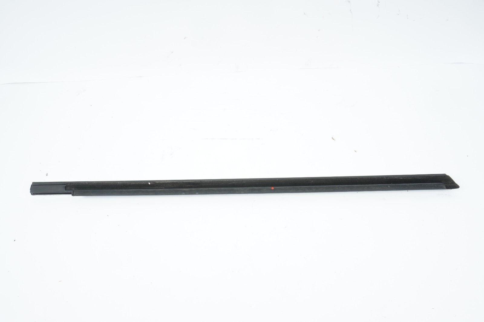 14 - 17 MASERATI QUATTROPORTE FRON LEFT DRIVER SIDE DOOR WINDOW BELT MOLDING OEM