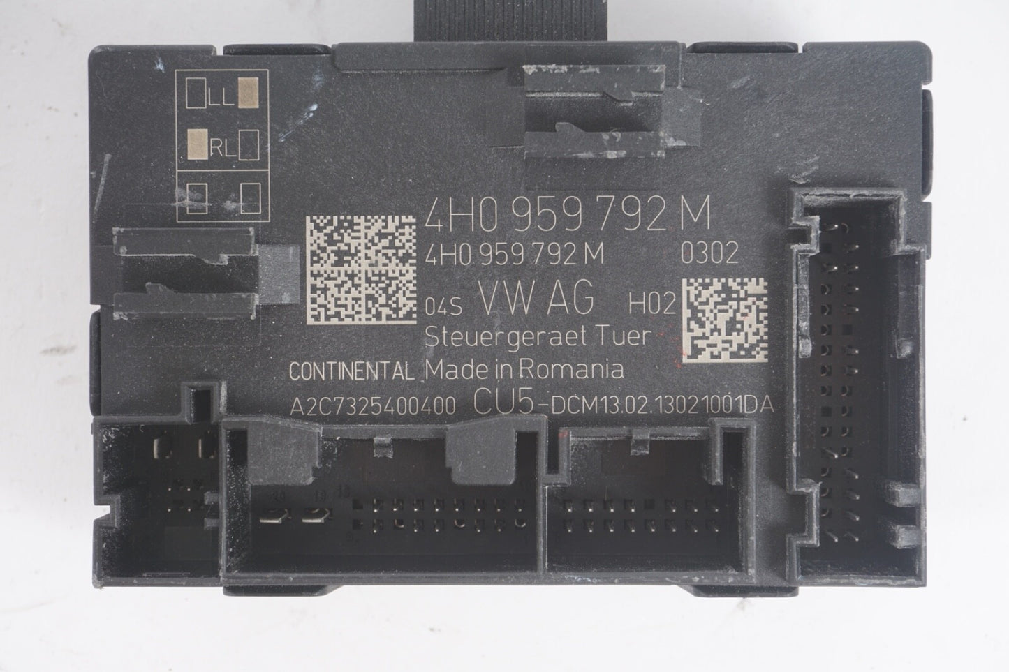 2011 - 2017 Porsche Cayenne Front Right Passenger Side Door Control Module