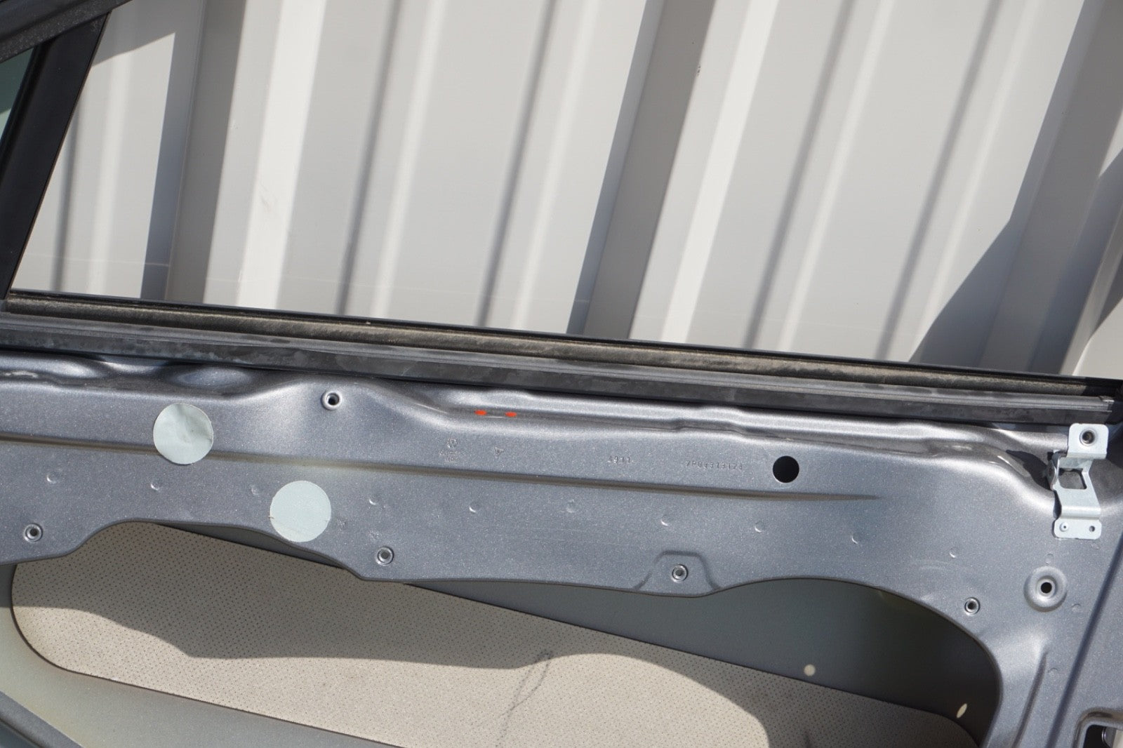 2011-2018 PORSCHE CAYENNE FRONT RIGHT DOOR COMPLETE COVER PANEL GRAY OEM