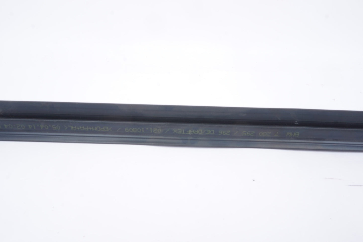 2014-2016 BMW 428I Convertible  - REAR LEFT Quarter Panel Window SEAL / TRIM
