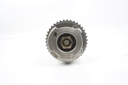 2012 - 2018 F26 F30 F32 F33 320i 328i BMW Engine Exhaust Camshaft And Gear OEM