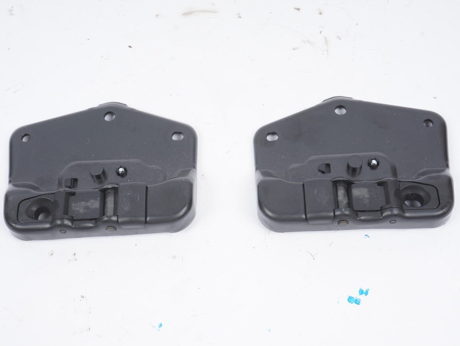 11-17 Mercedes W207 E550 E350 E400 Front Top Roof Lock Latch Cover Set of 2 OEM