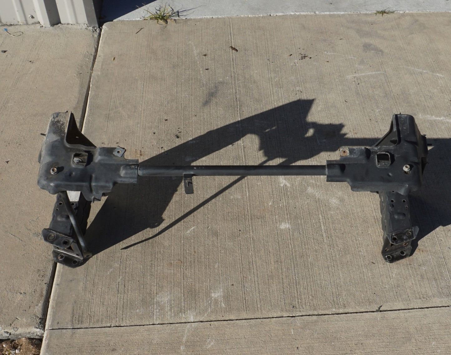Mercedes R230 SL550 SL500 Front Bumper Reinforcement Bar Lower Radiator Support